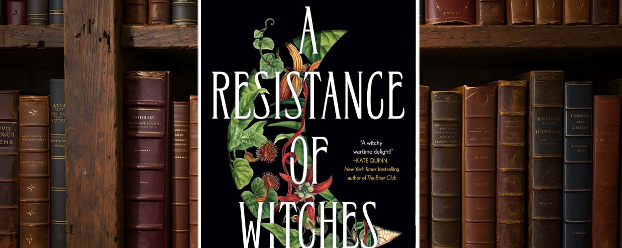 Buchcover von A Resistance of Witches von Morgan Ryan vor einem Regal mit alten Lederbänden – schwarzer Hintergrund, florales Hexensymbol, stilisierte Schrift.