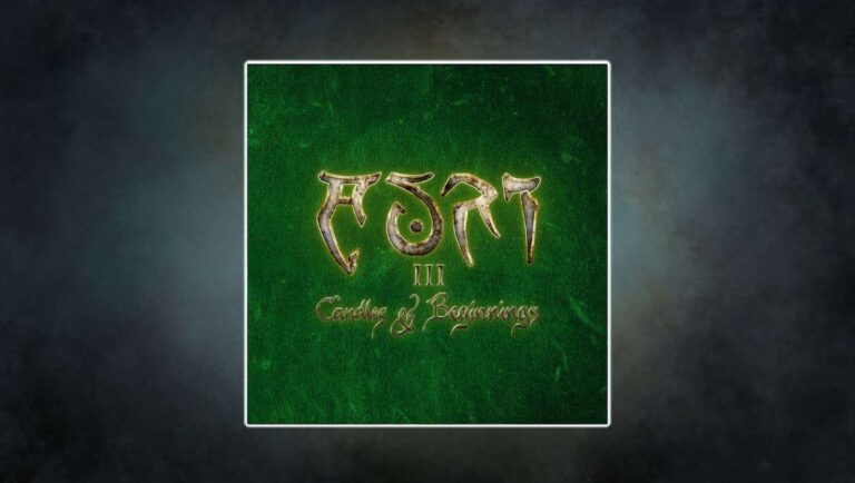 Grünes Albumcover mit runenartigem Schriftzug „AURI“ aus metallisch wirkenden Buchstaben, darunter der Titel „III – Candles & Beginnings“ in verschnörkelter Goldschrift – mystisch, naturverbunden und märchenhaft gestaltet.