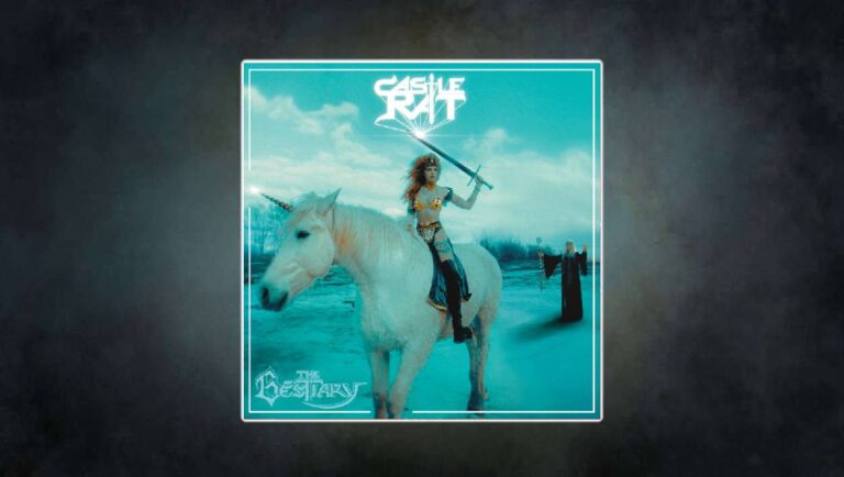 Fantasy-Cover von The Bestiary (2025) von Castle Rat: Die Rat Queen in goldener Barbarinnen-Rüstung reitet auf einem weißen Einhorn, das Schwert erhoben, während im Hintergrund ein Zauberer mit Stab erscheint – Sword-&-Sorcery-Doom in Bildform.