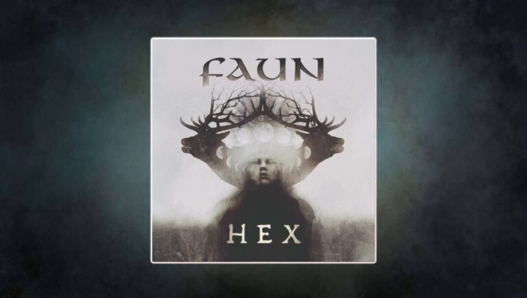 Cover des Albums Hex von FAUN: eine mystische, schwarz-weiße Collage mit dem Gesicht einer Frau, überlagert von Geweihen und Mondphasen, die wie ein heidnisches Symbol über ihr strahlen – düster, archaisch und okkult.