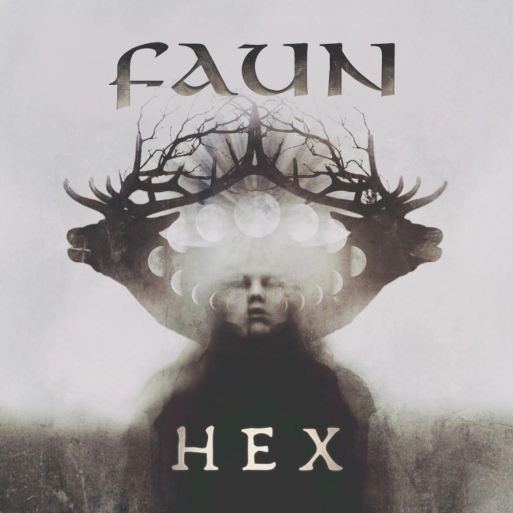 Cover des Albums Hex von FAUN: eine mystische, schwarz-weiße Collage mit dem Gesicht einer Frau, überlagert von Geweihen und Mondphasen, die wie ein heidnisches Symbol über ihr strahlen – düster, archaisch und okkult.