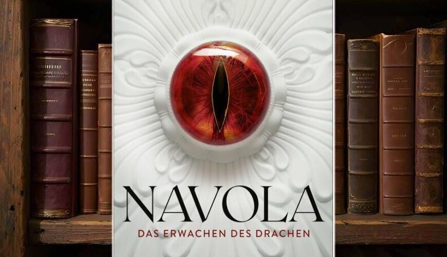 Buchcover von Navola – Das Erwachen des Drachen von Paolo Bacigalupi. Im Zentrum ein großes, rotes Drachenauge mit schwarzer, senkrechter Pupille, eingefasst in ein weiß ornamentiertes Relief. Titel in schwarzer Schrift darunter, Untertitel in Rot. Verlag TOR.