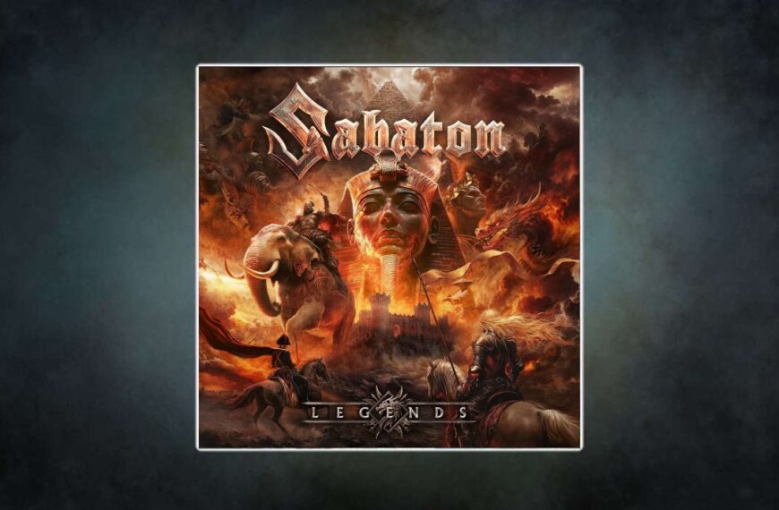 Albumcover Sabaton – Legends: monumentales Fantasy-Artwork mit Pharaonen-Kopf, Elefant, Drachen und antiken Kriegern in brennender Landschaft, darüber das Sabaton-Logo in Metalloptik