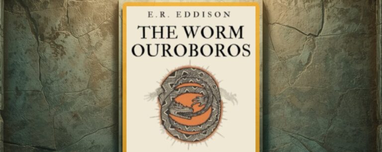 Cover von E. R. Eddisons The Worm Ouroboros auf einer grünlich goldenen Steinwand mit ornamentalem Rahmen, als monumentale Fantasy-Klassikerplatte inszeniert.