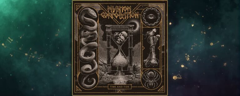 Albumcover Phantom Corporation Time And Tide – zentral eine große Sanduhr mit Schädeln, umrahmt von einer Schlange, einem eingeketteten Auge, zusammengebundenen Knochen und einer Spinne, alles in beige auf schwarzem Hintergrund mit goldenen Rahmenlinien.