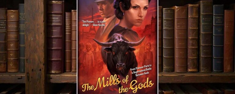 Cover von »The Mills of the Gods«: Vor einem rot getönten Paris mit Eiffelturm blicken eine dunkelhaarige Frau und ein Mann mit Schiebermütze ernst nach vorn, im Vordergrund steht ein schwarzer Stier mit glühend roten Augen, im Hintergrund schemenhafte Kinder und Kultfiguren.