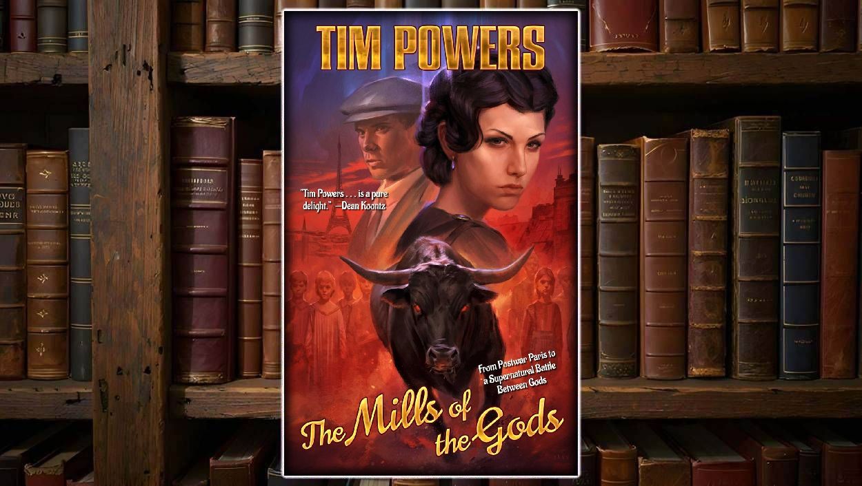 Cover des Fantasyromans »Dawn of the Firebird« von Sarah Mughal Rana: ein goldener, phönixähnlicher Vogel erhebt sich vor Nachthimmel, Wolken und weißen Vögeln, der Titel »DAWN OF THE FIREBIRD« und die Zeile »DAUGHTER. ASSASSIN. TRAITOR. SAVIOUR.« stehen in goldener Schrift, eingerahmt von alten Buchrücken im Hintergrund.