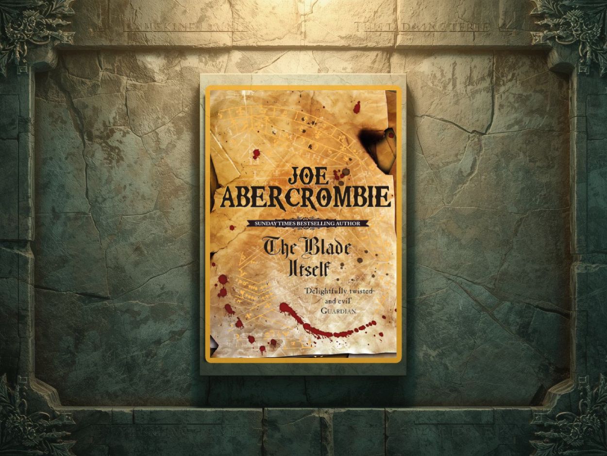 Cover der illustrierten Elric Gesamtausgabe von Michael Moorcock bei Fischer Tor, mit bleichem Albino Kaiser in schwarzem Mantel auf einem Drachenkopf vor melnibonischer Palastkulisse, als gerahmtes Bild an einer steinernen Wand präsentiert.