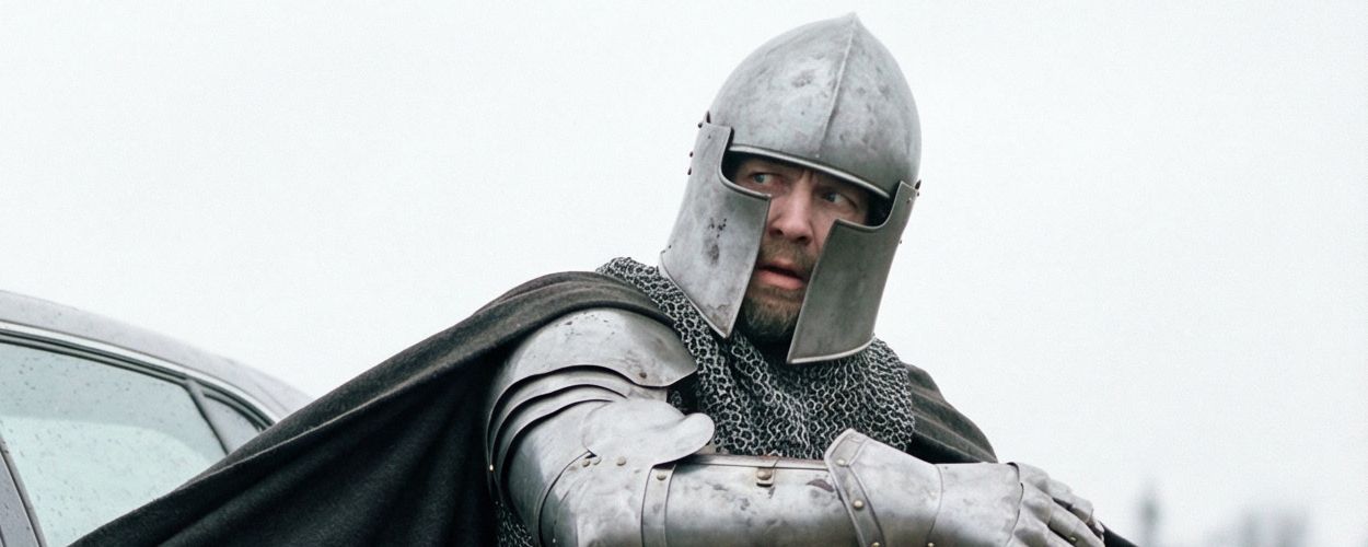 Meme: Ein Ritter in Rüstung steigt heroisch aus einem Auto, sein Cape klemmt in der Tür; Text warnt, Capes nicht auf 100% Halten zu skillen.