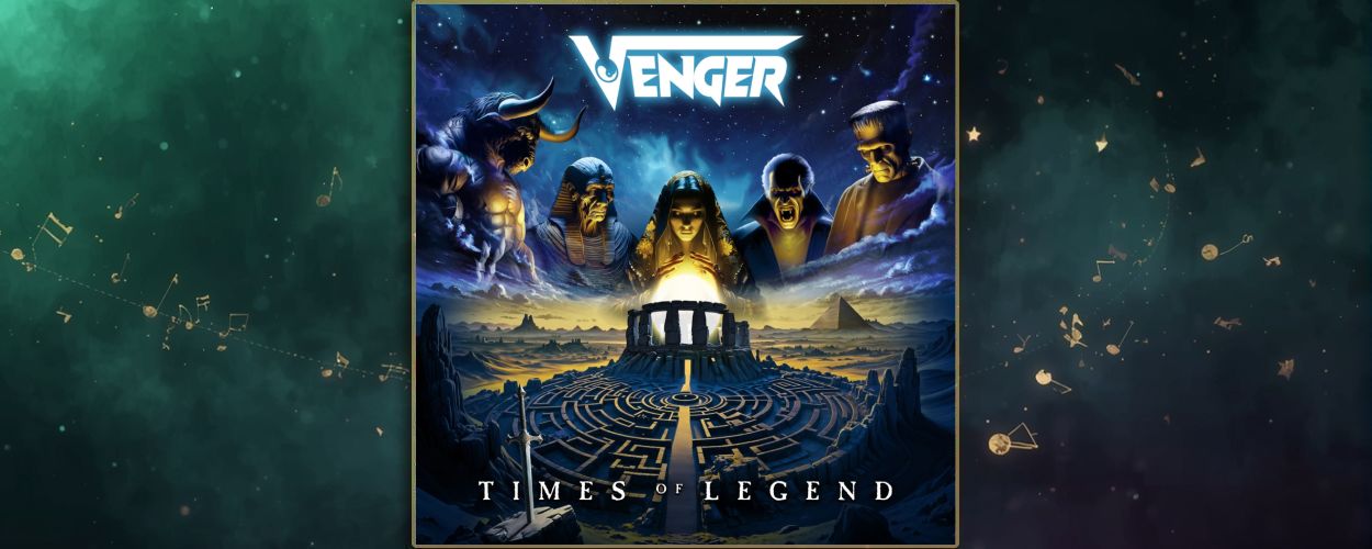 Albumcover Venger Times Of Legend: Fantasy-Himmel über einer riesigen Labyrinthlandschaft mit Stonehenge-Kreis und leuchtender Kugel; darüber fünf Figurenköpfe (Minotaurus, Mumie, Wahrsagerin, Vampir, Frankenstein) und Pyramiden in der Ferne.