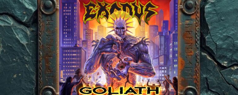 Albumcover Exodus – Goliath: riesiger humanoider Koloss mit aufgerissenem Brustkorb vor brennender Stadt, orangevioletter Himmel, fliehende Menschen und apokalyptische Thrash-Metal-Stimmung.