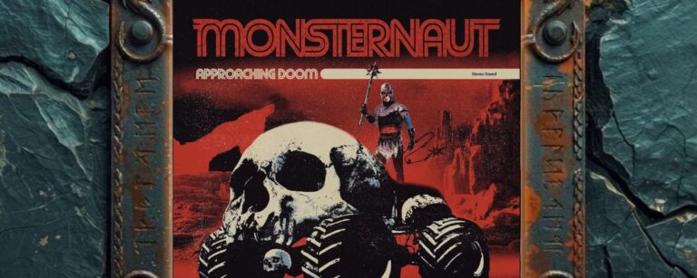Albumcover von Monsternaut – Approaching Doom: riesiger Totenschädel auf Monsterreifen in roter Endzeitlandschaft, daneben maskierter Barbar mit Morgenstern.
