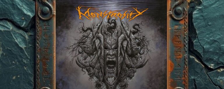 Albumcover Monstrosity – Screams from Beneath the Surface: dämonische, schreiende Fratze aus Hörnern, Schädeln, Knochen und verwachsenen Leibern vor düsterem grau-violetten Hintergrund, darüber das orange MONSTROSITY-Logo.