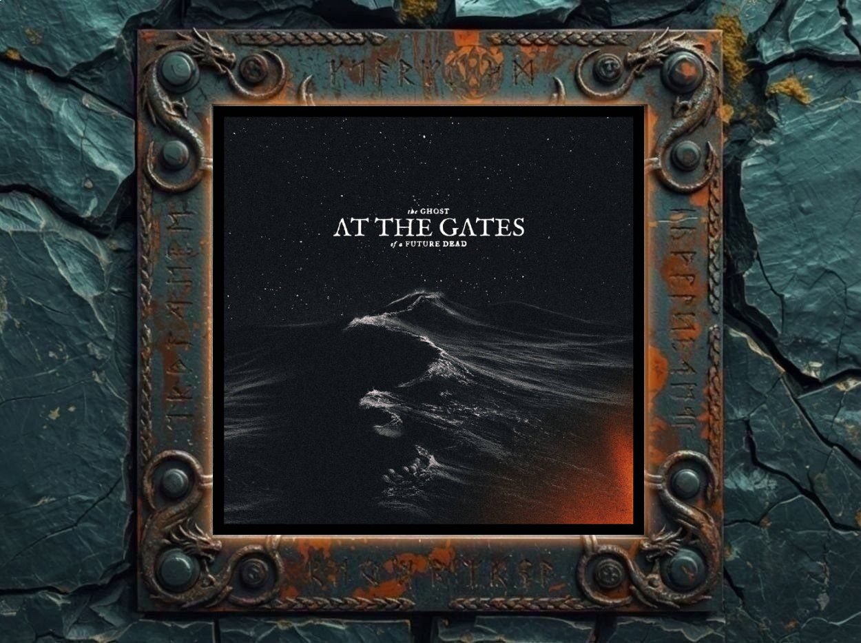 Albumcover At The Gates – The Ghost Of A Future Dead: fast schwarzes Cover mit körnigem Sternenhimmel, weißem Bandlogo, dunkler wellenartiger Landschaft im Zentrum und rotorangefarbenem Lichtrest am rechten Rand.