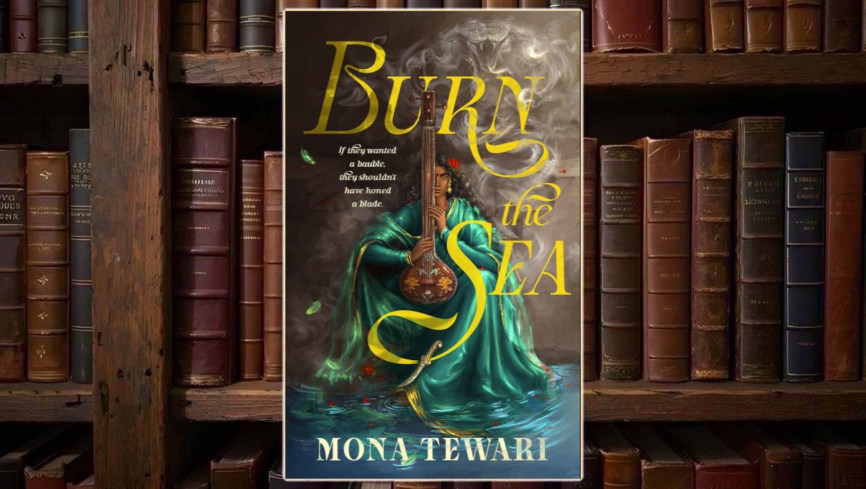 Cover von Burn the Sea: Eine junge Frau in grün-türkiser Kleidung sitzt mit einem Tambura-ähnlichen Instrument in einem steinernen Wasserbecken; eine Klinge lehnt neben ihr, im Hintergrund steigt eine rauchhafte Schlange auf. Die Bildwirkung verbindet südindische Hofästhetik, Wasser, Musik und drohende Meeresmagie.