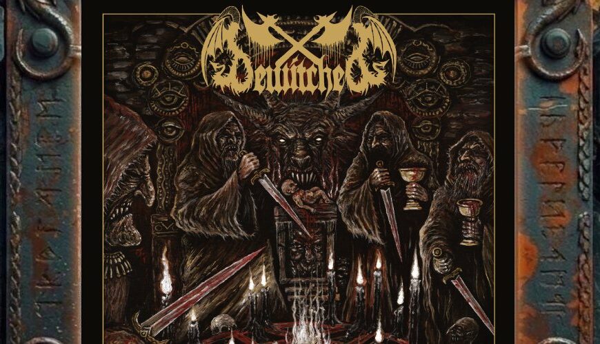 Albumcover von Bewitched – Diabolical Death Mass: Düsteres Black/Thrash-Metal-Cover mit okkulter Ritualszene, vermummten Gestalten, Dolchen, Kelchen, Kerzen, Schädeln und einer gehörnten Dämonenfratze im Zentrum. Über der Szene steht das goldene Bewitched-Logo, darunter der Titel Diabolical Death Mass. Das Bild wirkt wie eine schwarze Messe in einer blutverschmierten Opferkammer.