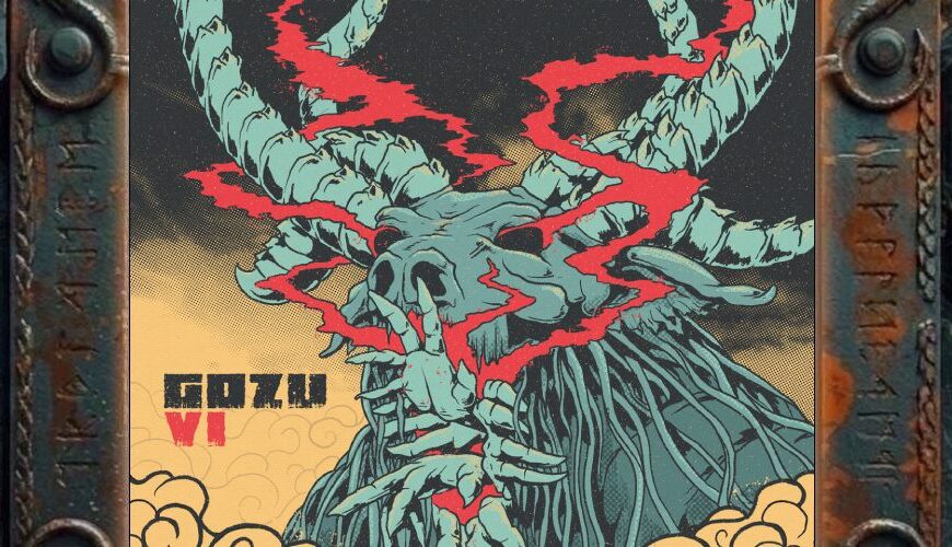 Albumcover von Gozu – Gozu VI: Grafisches Cover im rauen Comic- und Siebdruckstil mit einem großen türkisfarbenen Ziegenschädel, gewaltigen gebogenen Hörnern und roten Blitzlinien, die über Schädel und Hörner laufen. Im unteren Bereich steigen stilisierte Staubwolken auf, während die Farbpalette aus Türkis, Rot, Schwarz und Sandgelb eine wüstenhafte, fuzzige Heavy-Rock-Atmosphäre erzeugt.
