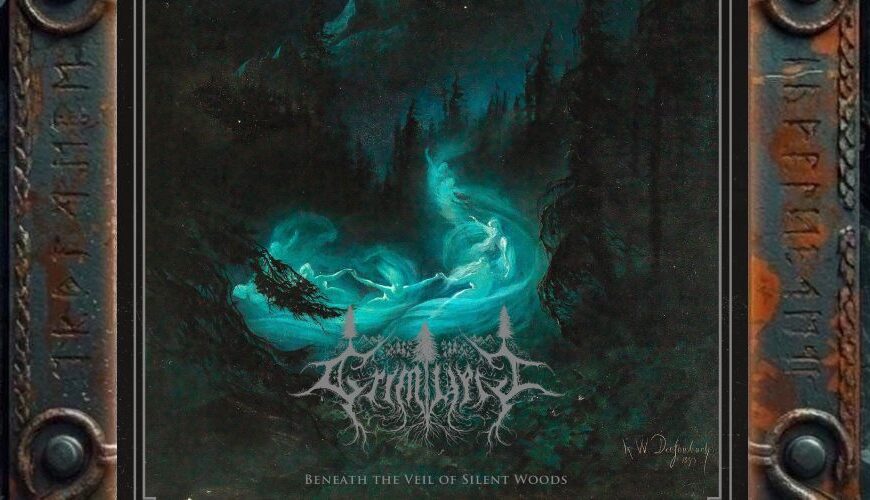 Albumcover von Grimveil – Beneath the Veil of Silent Woods: Dunkles Wald-Artwork mit schwarzen Tannen, tiefem Schatten und türkisgrün leuchtendem Nebel oder Licht in der Mitte. Das Bandlogo ist in silbrigem Weiß mit Wurzeln und Baumformen gestaltet. Unten steht der Albumtitel Beneath the Veil of Silent Woods. Das Bild wirkt mystisch, melancholisch und atmosphärisch.
