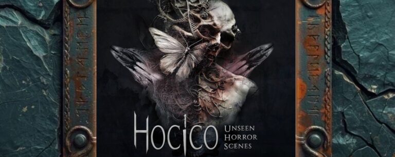 Albumcover von Hocico – Unseen Horror Scenes: Vor dunklem Hintergrund steht ein verstörender, halb skelettierter Oberkörper, dessen Schädel, Hals und Brustraum von Drähten, Dornen, Schläuchen und organischen Strängen durchwachsen sind. An der linken Schulter sitzt ein heller Falter, während seitlich dunkle, flügelartige Formen aus dem Körper ragen. Das Bild verbindet menschliche Überreste, Insektenanmutung und technische Verwucherung zu einer düsteren Vision von körperlichem und digitalem Verfall.