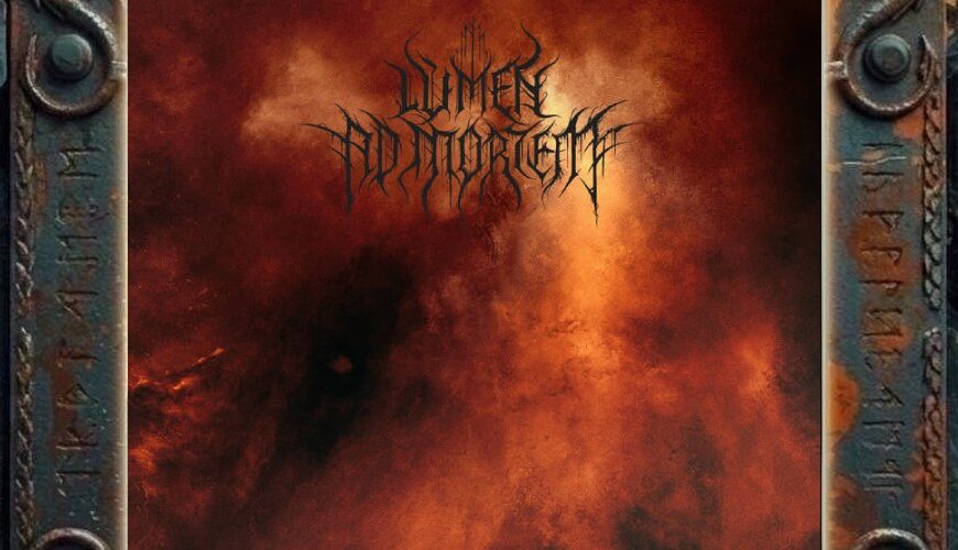 Albumcover Lumen Ad Mortem – A Grave Ascent: Abstrakte, rauchige Komposition in verbranntem Orange, Dunkelrot und Schwarz, in der eine undeutliche verschlingende Gestalt zu entstehen scheint; schwarzes Bandlogo oben und Albumtitel unten.