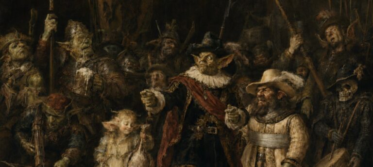 Quadratisches Fantasygemälde im Stil eines barocken Gruppenporträts: Im warmen Licht treten bewaffnete Goblins, Orks, Zwerge und weitere Gestalten aus einem dunklen Wachhaus. Im Zentrum stehen ein herausgeputzter Goblinhauptmann mit roter Schärpe und sein Stellvertreter. Zwischen Waffen und Fahnen sind ein Skeletttrommler, ein Bierkrug und ein Huhn zu erkennen. Am unteren Rahmen befindet sich ein Metallschild mit dem Titel Die Nachtwache von Knatterstedt, dem Malernamen Grumbrandt van Modder und der Jahreszahl 1642.