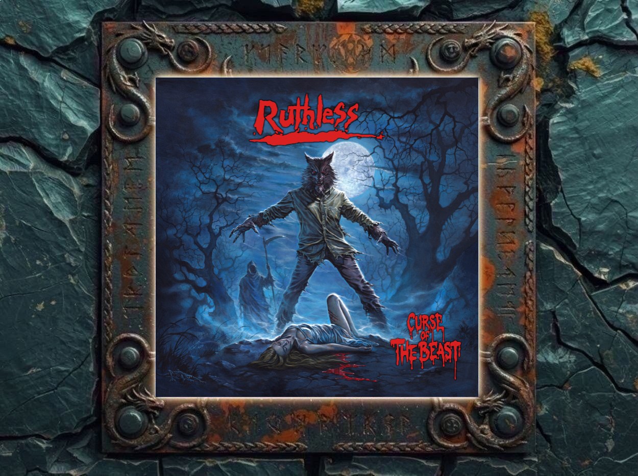 Albumcover von Ruthless – Curse of the Beast: Ein Werwolf in zerrissenem Hemd und Jeans steht bei Vollmond in einem kahlen Wald. Vor ihm liegt eine tote Frau neben einem Grabstein in einer Blutlache. Im Hintergrund nähert sich eine verhüllte Gestalt mit Sense.