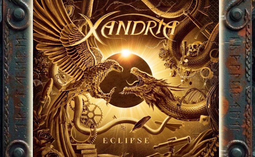 Albumcover von Xandria – Eclipse: Vor einer goldenen Sonnenfinsternis kämpfen ein großer Adler und ein drachenartiges Wesen. Schlangen, Totenschädel, Rosen, Bücher, Zahnräder, eine Schreibfeder und ein Fernrohr füllen den braun-goldenen Bildrahmen. Oben steht das Bandlogo, unten der Albumtitel.