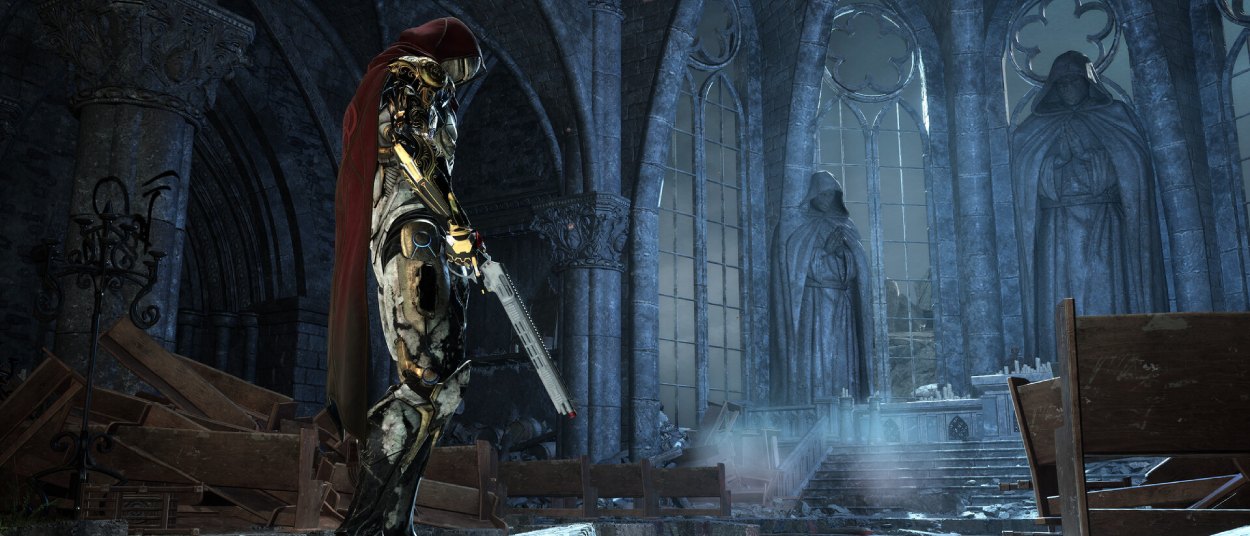 Ein gepanzerter Krieger mit rotem Umhang und futuristischer Schusswaffe steht in den Ruinen einer gotischen Kirche zwischen zerbrochenen Bänken, steinernen Statuen und kaltem bläulichem Licht.