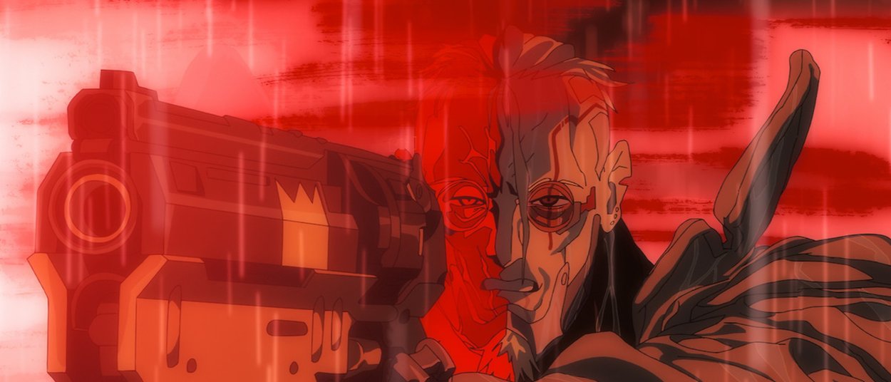 Ein älterer Cyberpunk mit Narben und teilweise sichtbaren Implantaten richtet im roten Licht eine große futuristische Schusswaffe direkt nach vorn.