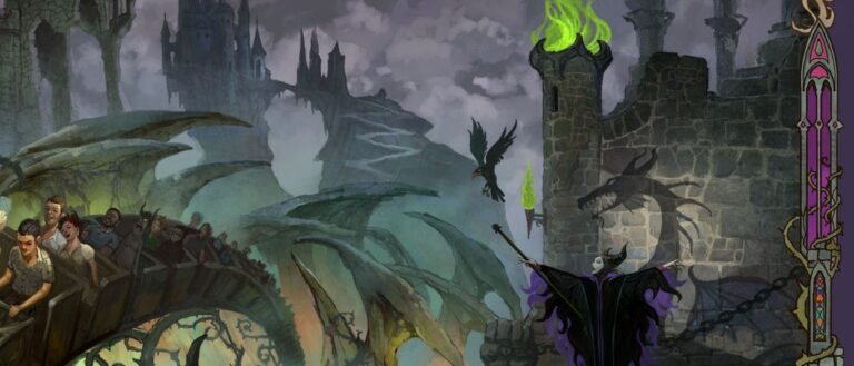 Eine dunkle Achterbahn rast durch riesige drachenartige Dornen vor einer verfallenen Festung, während Maleficent auf einer Mauer steht und grüne Flammen aus den Türmen schlagen.