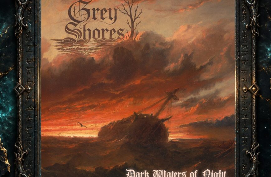 Albumcover von Grey Shores – Dark Waters of Night: Ein dunkles Schiff treibt in stürmischer See unter einem dramatisch rot-orange leuchtenden Himmel. Schwere Wolken und dunkle Wellen umgeben die Szene. Oben links steht das Bandlogo, unten rechts der Albumtitel in heller gotischer Schrift.