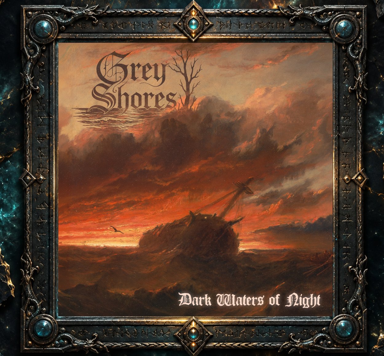 Albumcover von Grey Shores – Dark Waters of Night: Ein dunkles Schiff treibt in stürmischer See unter einem dramatisch rot-orange leuchtenden Himmel. Schwere Wolken und dunkle Wellen umgeben die Szene. Oben links steht das Bandlogo, unten rechts der Albumtitel in heller gotischer Schrift.