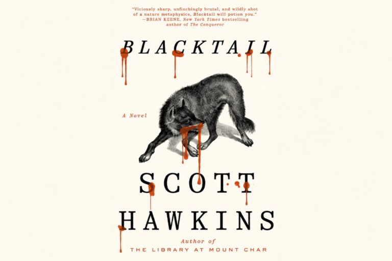 Breiter cremefarbener Buchaufmacher zu Blacktail von Scott Hawkins mit einem gezeichneten schwarzen Wolf im Zentrum, schwarzen Serifenschriften und roten, blutartig herablaufenden Akzenten.