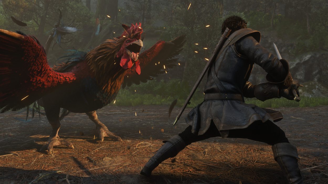 Ein bewaffneter Held kämpft in Fable gegen ein riesiges rot-schwarzes Huhn in einem Wald.