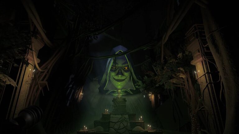 Ein riesiges grün leuchtendes Gesicht schwebt in Invokyr über einem düsteren Altar in einem verwucherten Spukhaus.