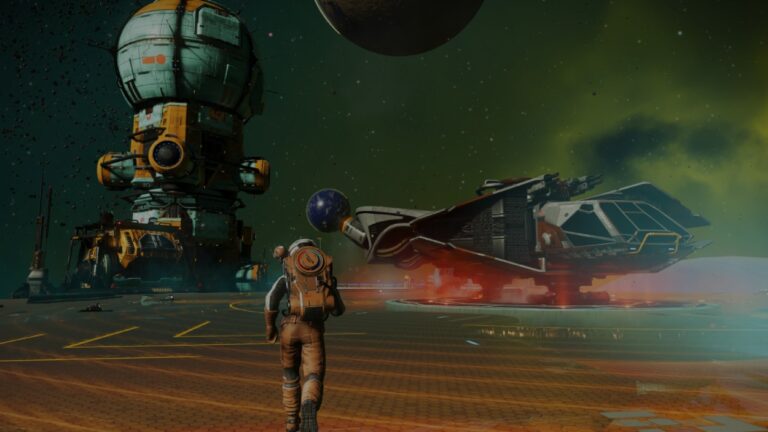 Ein Traveller läuft in No Man’s Sky COSMOS über eine Raumstation auf ein großes Raumschiff zu; im Hintergrund sind Planeten, Sterne und weitere Strukturen im All zu sehen.