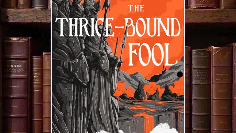 Cover von The Thrice-Bound Fool von Christopher Buehlman mit dunkelgrauen Felsformationen, monumentalen steinernen Kriegerfiguren und leuchtend orangefarbener Vulkanlandschaft im Hintergrund.