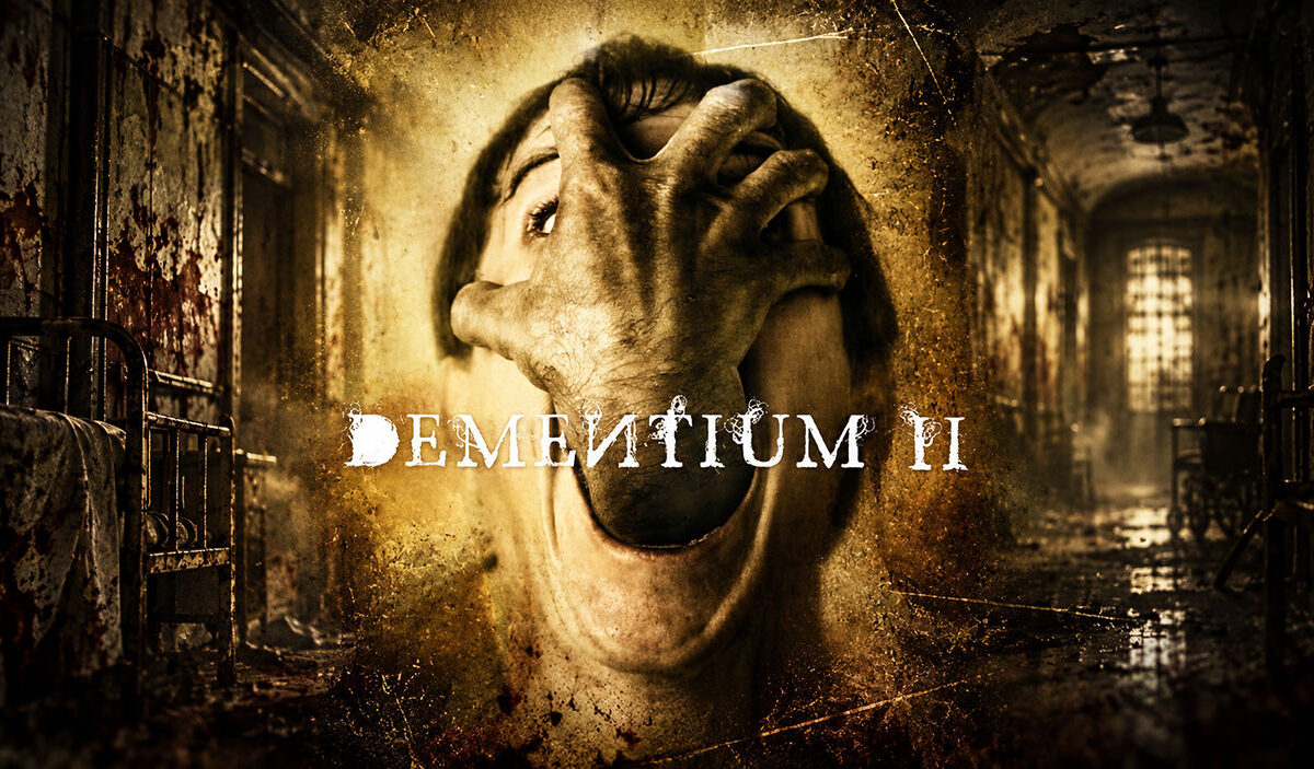 Düsteres Horrorartwork zu Dementium II mit einem schreienden Gesicht, das von einer großen, unheimlichen Hand umklammert wird. Im Hintergrund erstreckt sich ein verfallener Krankenhausflur mit rostigen Betten, blutverschmierten Wänden und schwachem Licht.