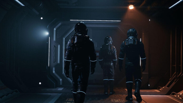 Düstere Science-Fiction-Spielszene aus Directive 8020 mit Besatzungsmitgliedern der Cassiopeia in einem bedrohlichen Raumschiff. Rotes Alarmlicht und dunkle Korridore erzeugen eine beklemmende Weltraum-Horror-Atmosphäre.