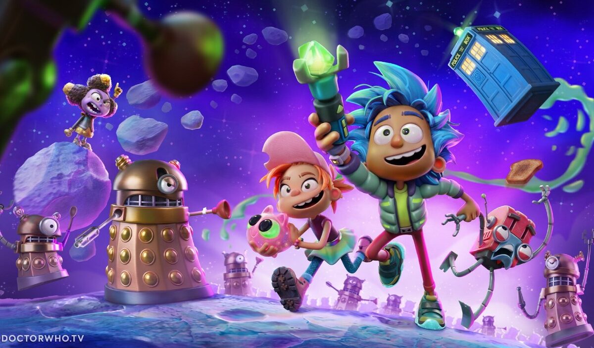 Der junge Doctor und seine Begleiter aus Doctor Who: TARDIS Crew rennen durch eine farbenfrohe Weltraumszene mit Daleks und der TARDIS.