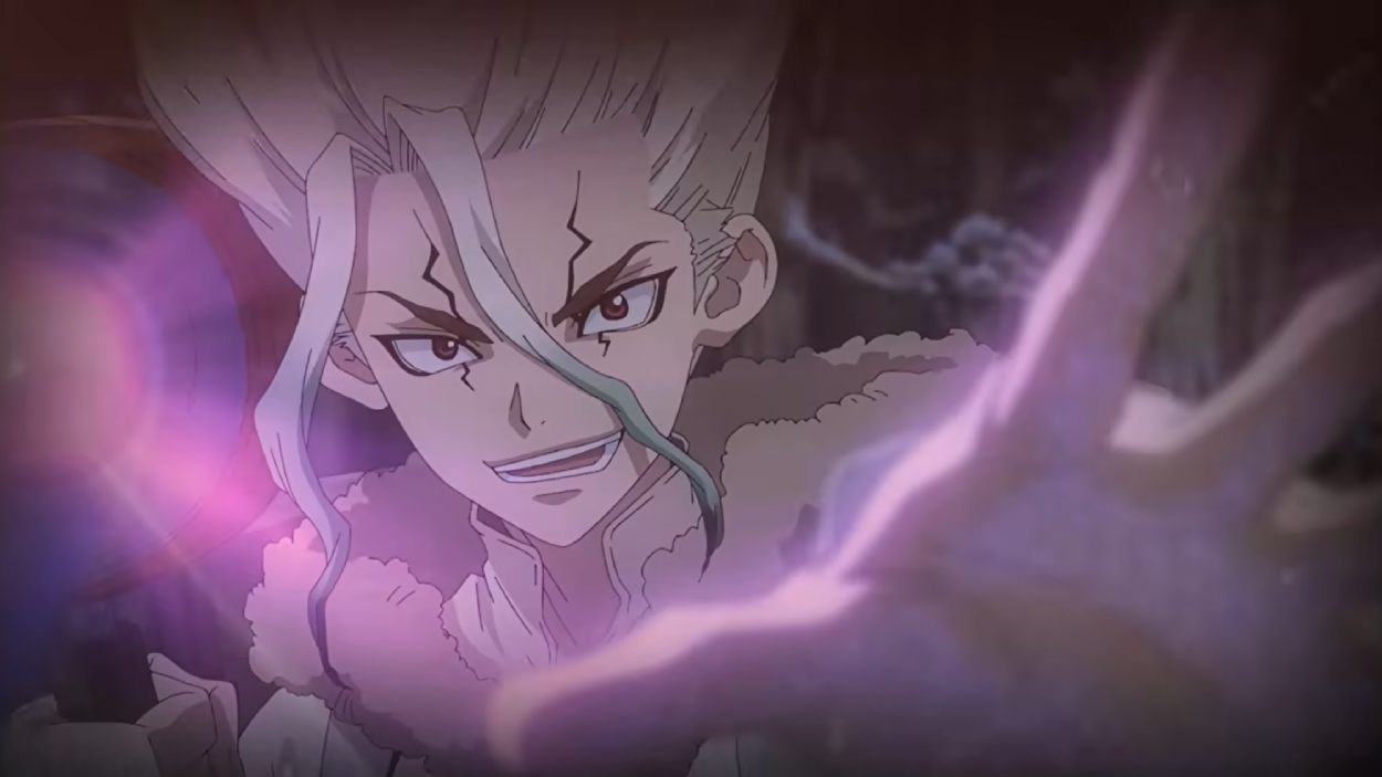 Senku Ishigami aus Dr. STONE blickt grinsend durch violettes Licht in einer Szene aus dem ersten TERRAFORMING-Teaser.