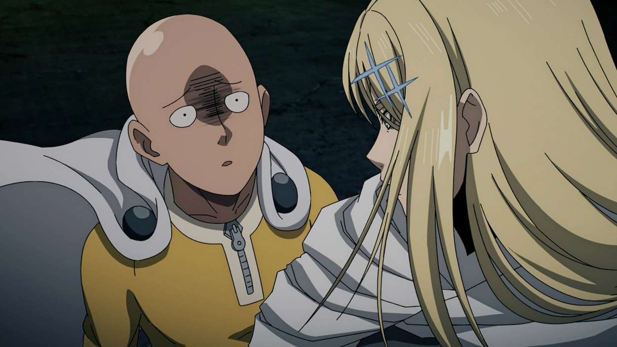 Saitama blickt in einer Szene aus One-Punch Man überrascht zu Flashy Flash, während beide tief im Hauptquartier der Monster-Vereinigung unterwegs sind.