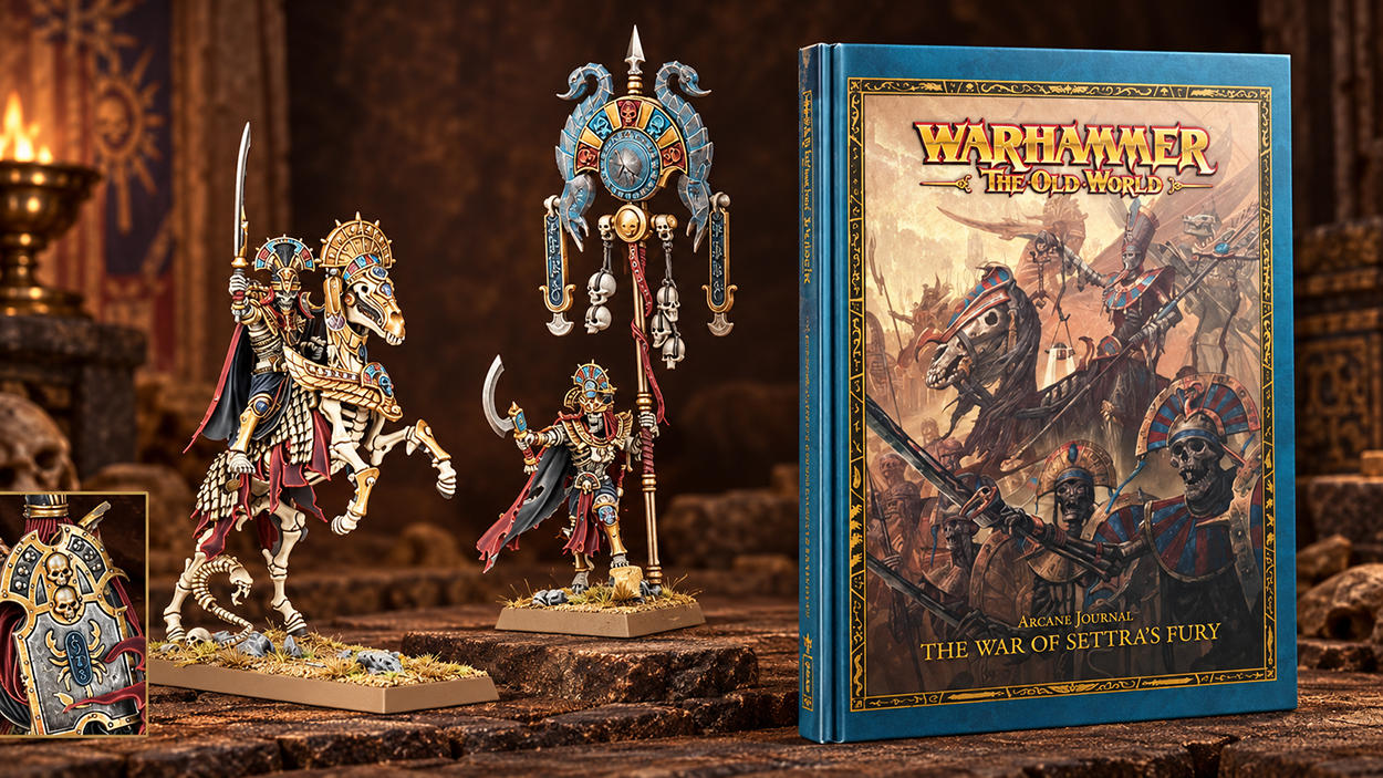 Zwei bemalte Gruftkönig-Miniaturen aus Warhammer: The Old World stehen neben einem blauen Arcane-Journal-Buch. Links reitet ein skelettierter Krieger mit erhobenem Schwert auf einem Knochenpferd, daneben steht ein untoter Standartenträger mit kunstvoll verziertem Banner. Im Hintergrund leuchtet eine düstere Tempelhalle im Fackelschein.